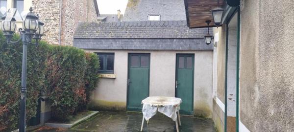 LA GUERCHE DE BGNE - Maison centre-ville - Garage et petit jardin