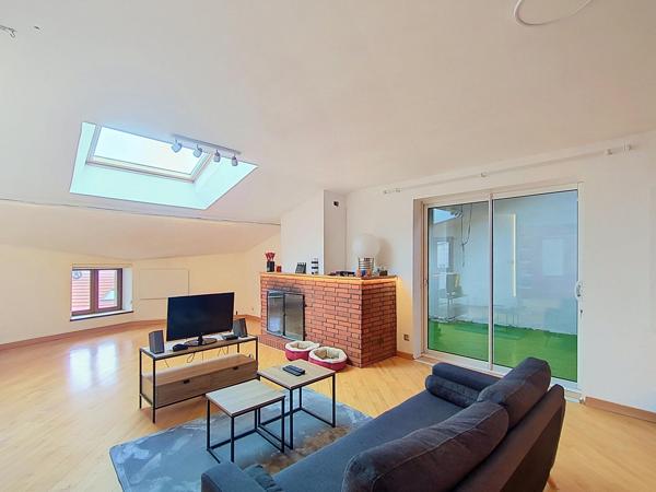 Maison de village de 228 m² , 5 chambre, garage, sous-sol et grandes dépendances aménageables
