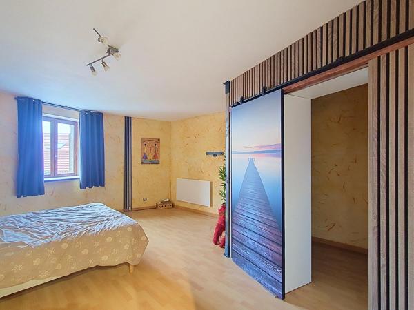 Maison de village de 228 m² , 5 chambre, garage, sous-sol et grandes dépendances aménageables