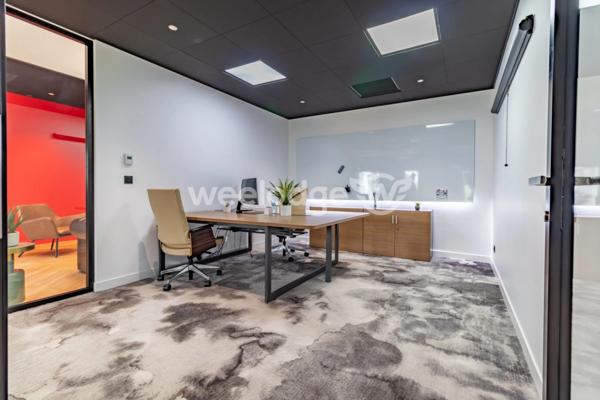 Local commercial à louer 9 pièces de 200 m² à Osny