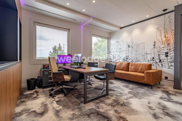 Local commercial à louer 9 pièces de 200 m² à Osny