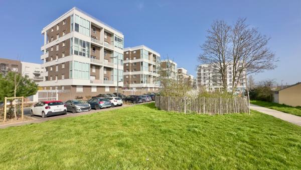GARE RER DE JUVISY À 600M, DUPLEX DERNIER ÉTAGE AVEC BALCON ET PARKING
