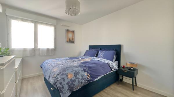 GARE RER DE JUVISY À 600M, DUPLEX DERNIER ÉTAGE AVEC BALCON ET PARKING