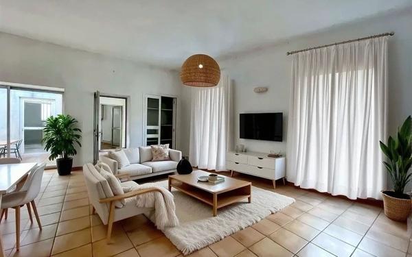 Maison à vendre    2 pièces •  Nîmes