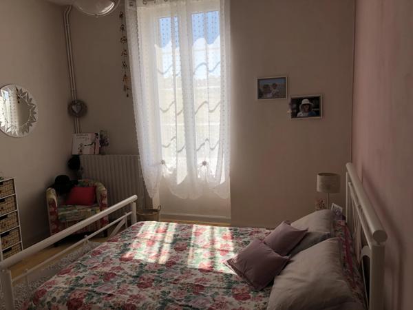 À 1h de Bordeaux – Demeure de caractère avec piscine, dépendances, terrain de pétanque et potentiel d'aménagement indépendant