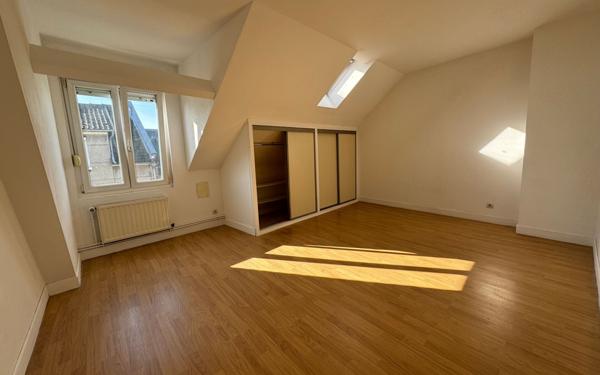 Appartement à louer    4 pièces • 103 m2 Saint-Just-en-Chaussée