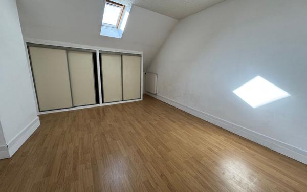 Appartement à louer    4 pièces • 103 m2 Saint-Just-en-Chaussée
