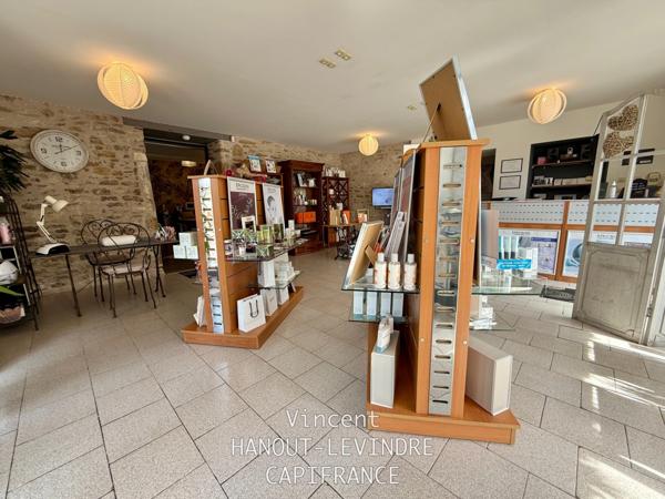 À vendre – Local commercial / Bureaux de 92 m² en excellent état – Hyper centre de Talmont-Saint-Hilaire