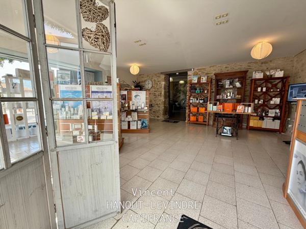 À vendre – Local commercial / Bureaux de 92 m² en excellent état – Hyper centre de Talmont-Saint-Hilaire