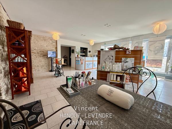 À vendre – Local commercial / Bureaux de 92 m² en excellent état – Hyper centre de Talmont-Saint-Hilaire