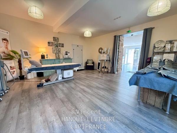 À vendre – Local commercial / Bureaux de 92 m² en excellent état – Hyper centre de Talmont-Saint-Hilaire