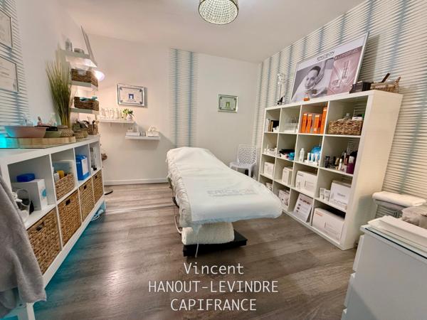 À vendre – Local commercial / Bureaux de 92 m² en excellent état – Hyper centre de Talmont-Saint-Hilaire