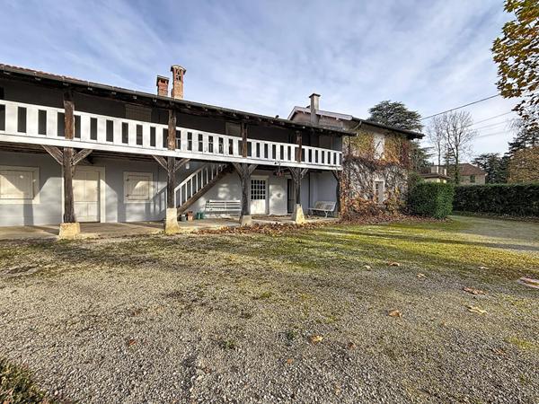 Maison Faramans 9 pièce(s) 245 m2, dépendances, potentiel,