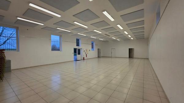 Salle des Fêtes – Bâtiment Individuel 260 m2