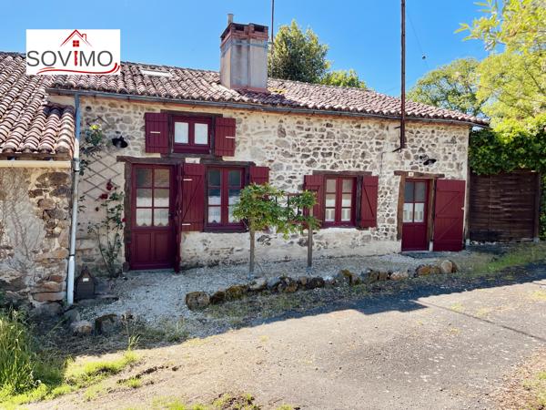 A LA CAMPAGNE, CHARMANT PIED À TERRE EN PIERRE, VENDU MEUBLÉ, AVEC JARDIN CLOS