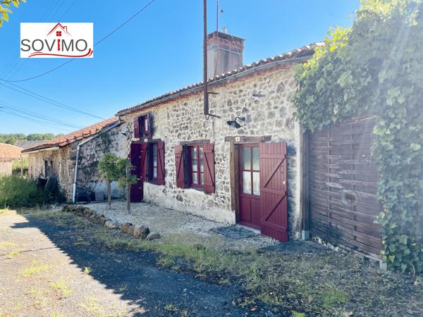 A LA CAMPAGNE, CHARMANT PIED À TERRE EN PIERRE, VENDU MEUBLÉ, AVEC JARDIN CLOS