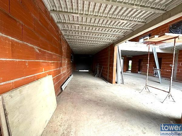 LE FAUGA à 10 mn de MURET ,MAISON D'ARCHITECTE HORS D'EAU HORS D'AIR à TERMINER SUR Terrain de 2600 m²