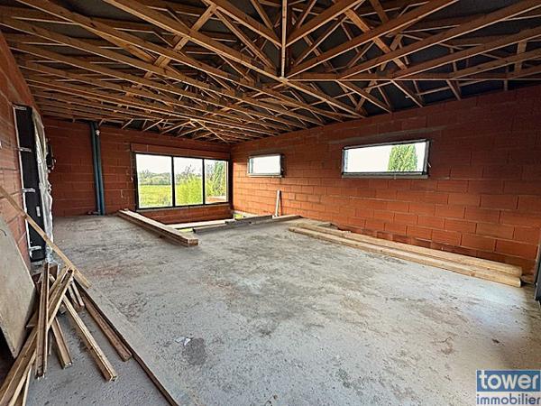 LE FAUGA à 10 mn de MURET ,MAISON D'ARCHITECTE HORS D'EAU HORS D'AIR à TERMINER SUR Terrain de 2600 m²