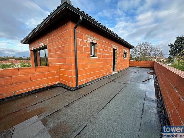 LE FAUGA à 10 mn de MURET ,MAISON D'ARCHITECTE HORS D'EAU HORS D'AIR à TERMINER SUR Terrain de 2600 m²