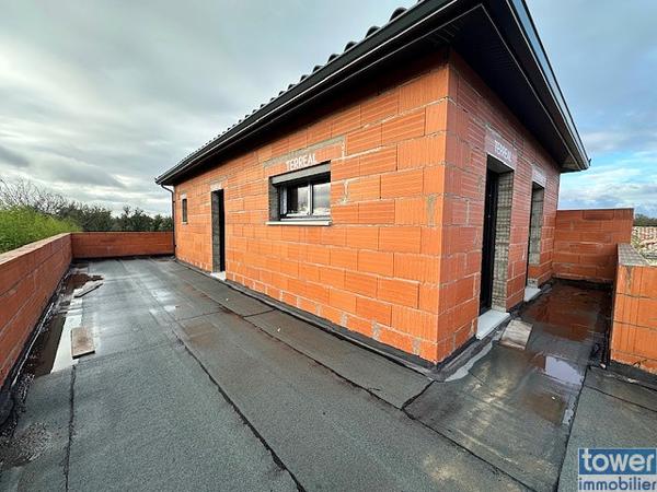 LE FAUGA à 10 mn de MURET ,MAISON D'ARCHITECTE HORS D'EAU HORS D'AIR à TERMINER SUR Terrain de 2600 m²