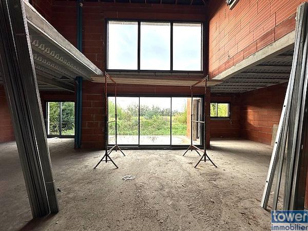 LE FAUGA à 10 mn de MURET ,MAISON D'ARCHITECTE HORS D'EAU HORS D'AIR à TERMINER SUR Terrain de 2600 m²