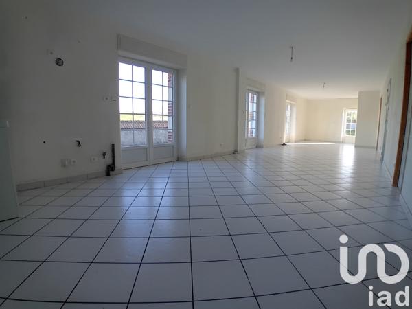 Longère 4 pièces de 108 m² à Néris-les-Bains (03310)