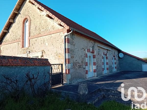 Longère 4 pièces de 108 m² à Néris-les-Bains (03310)