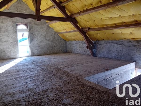 Longère 4 pièces de 108 m² à Néris-les-Bains (03310)