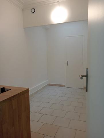 LOCAUX PROFESSIONNELS 34.40M² A LOUER PARIS 10