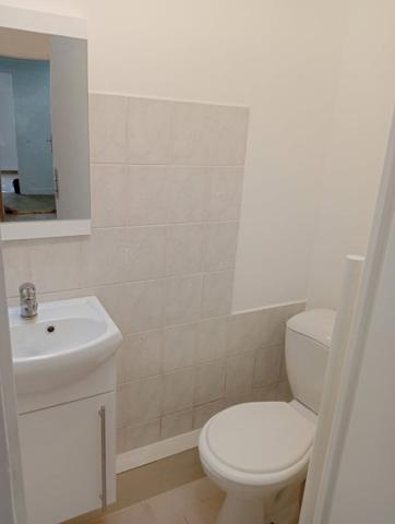 LOCAUX PROFESSIONNELS 34.40M² A LOUER PARIS 10