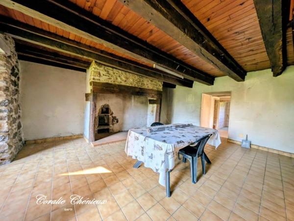 Ensemble de deux maisons dans un cadre verdoyant