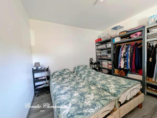 Ensemble de deux maisons dans un cadre verdoyant