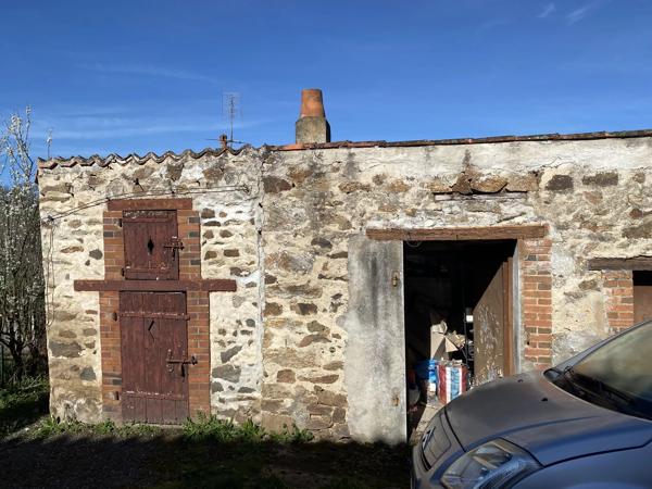 Jolie maison de hameau avec une autre maison à rénover tout proche de Bellac
