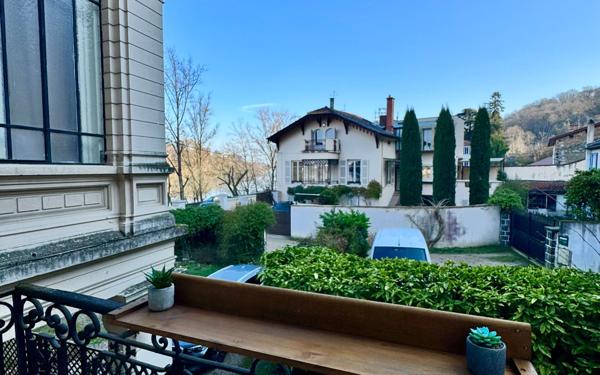 Appartement à vendre    2 pièces • 43 m2 Caluire-et-Cuire