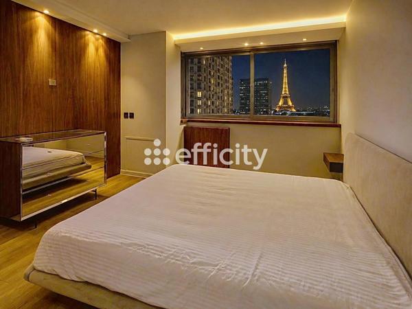 Appartement
         4 pièces
        - 98 m² Bien prestige 1 200 000 € *