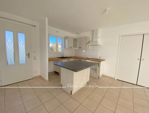 Maison à vendre 3 pièces LE FENOUILLER (85) avec garage, du stationnement, jardin clos, parcelle de 350 m2.