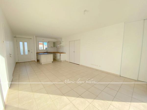 Maison à vendre 3 pièces LE FENOUILLER (85) avec garage, du stationnement, jardin clos, parcelle de 350 m2.