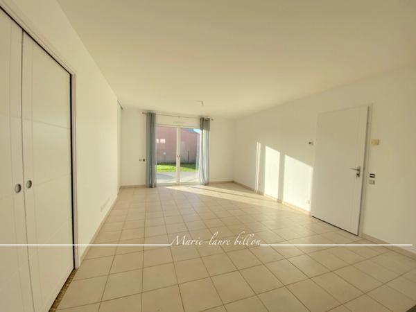 Maison à vendre 3 pièces LE FENOUILLER (85) avec garage, du stationnement, jardin clos, parcelle de 350 m2.