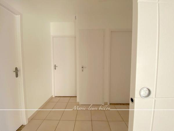 Maison à vendre 3 pièces LE FENOUILLER (85) avec garage, du stationnement, jardin clos, parcelle de 350 m2.