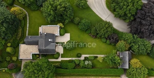EXCLUSIVITÉ - Maison d'architecte à vendre 8 pièces CARHAIX PLOUGUER (29)