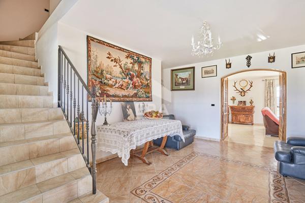 MAISON INDIVIDUELLE SUR PARCELLE DE 13 000M²