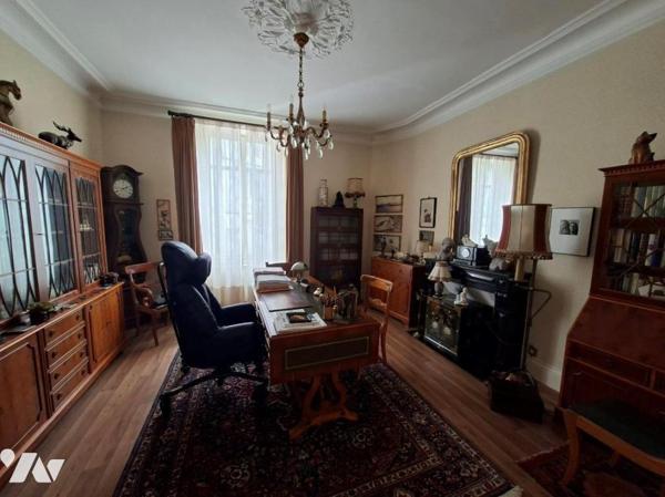 RARE : RUE DE BRISSAC PROPRIETE de 346 M2 habitable