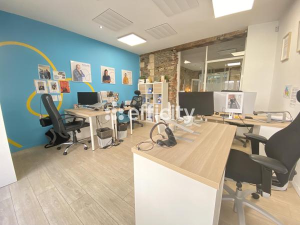 Local Commercial
         3 pièces
        - 52 m² Exclusivité 187 000 € *