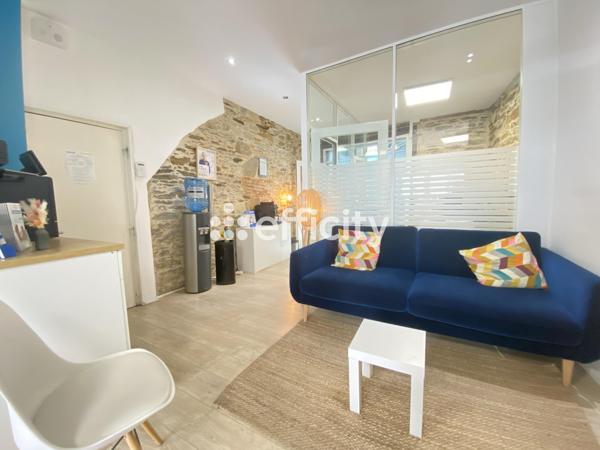 Local Commercial
         3 pièces
        - 52 m² Exclusivité 187 000 € *