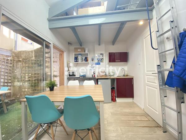 Local Commercial
         3 pièces
        - 52 m² Exclusivité 187 000 € *
