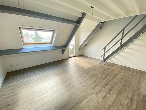 À LOUER - APPARTEMENT - MENNECY