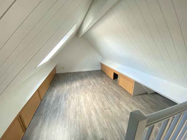 À LOUER - APPARTEMENT - MENNECY