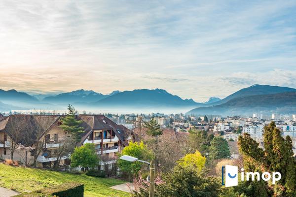 Dernier étage avec extérieur et vue panoramique