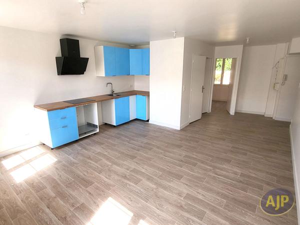 Location appartement Sainte Pazanne : 660 € - AJP Immobilier Sainte-Pazanne