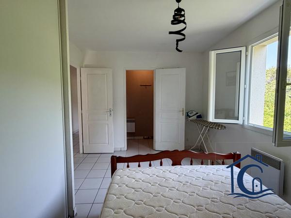 Maison de plain-pied – 3 chambres – Garage – Environnement calme